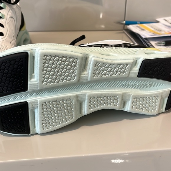 Skechers worn once size 8.5 - Picture 12 of 12